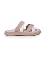 Perfil de la plataforma Brissa beige resaltando la suela chunky en tono neutro y el ajuste ergonómico del empeine