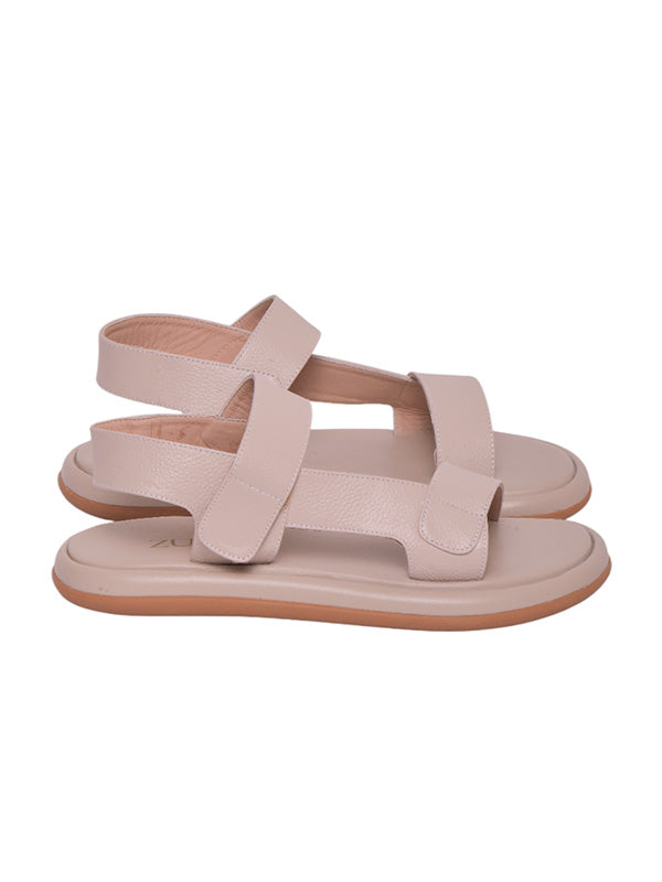 Perfil de la sandalia Coco de Zuoro Shoes, mostrando la plataforma tipo chunky ligera y la estructura robusta del diseño