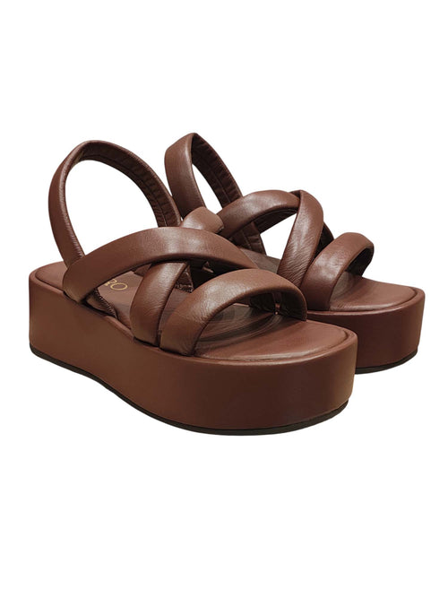 Sandalias color marrón Julia de Zuoro Shoes, plataformas con tiras acolchadas estilo clásico y artesanal