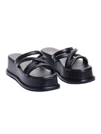 Sandalia tipo slide negra modelo Vinno con plataforma y tiras cruzadas acolchadas, Zuoro Shoes