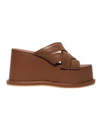 Perfil de la plataforma Zentra de Zuoro Shoes, destacando la altura de la suela y la robustez del tejido de la capellada