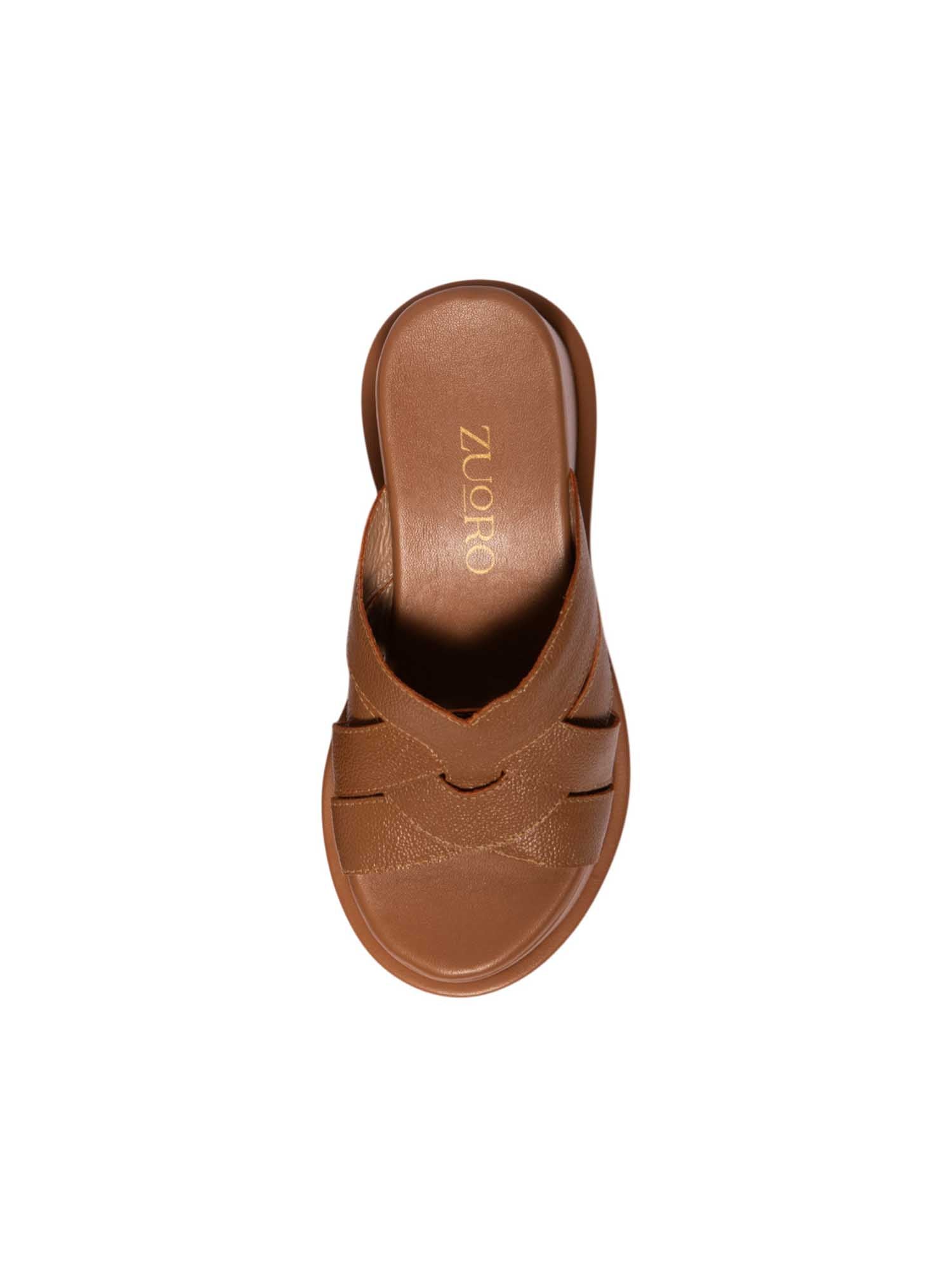 Vista superior del modelo Zentra, mostrando el diseño cruzado de las trenzas que cubren cómodamente el empeine