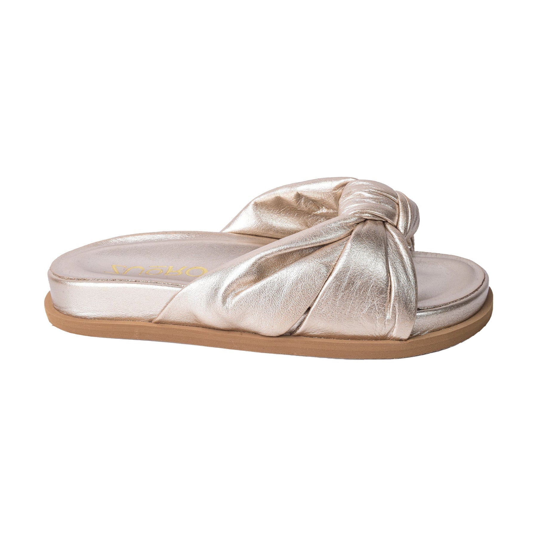 Perfil de la sandalia chunky Verenize en color dorado, mostrando la construcción robusta y la comodidad del diseño tipo slide